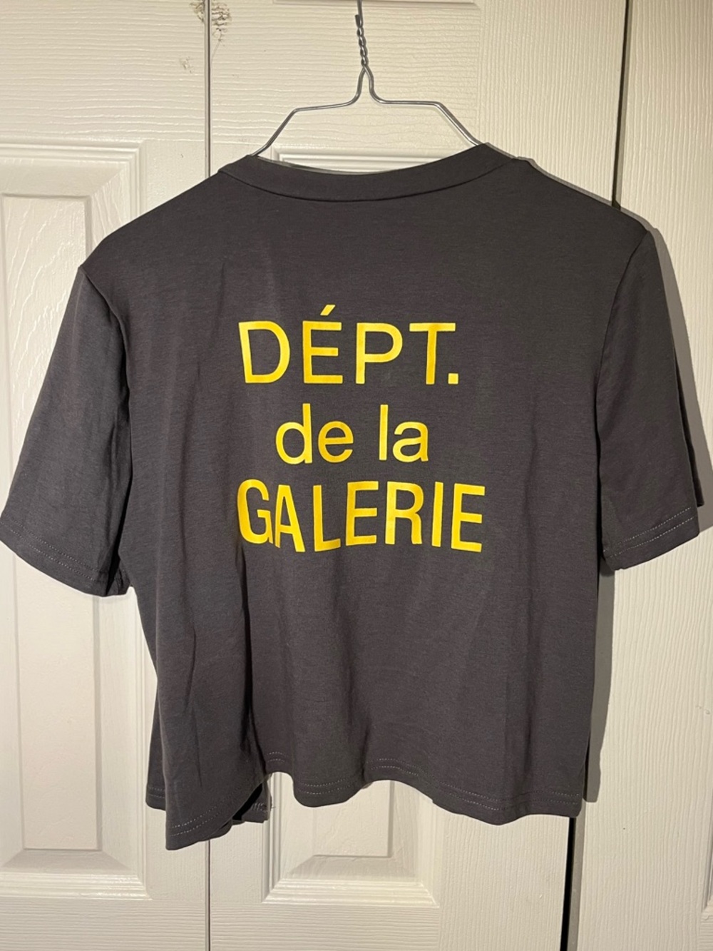 Black Tee with Yellow 'DÉPT. de la GALERIE' Graphic - Picture 2 of 2